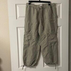 Stylish Women's Cargo Pants in Olive